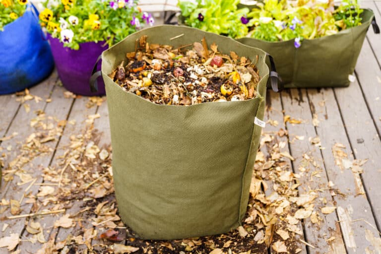 Introducing the Smart Pot Urban Compost Sak: The Perfect Composting Solution for Small Space Gardeners